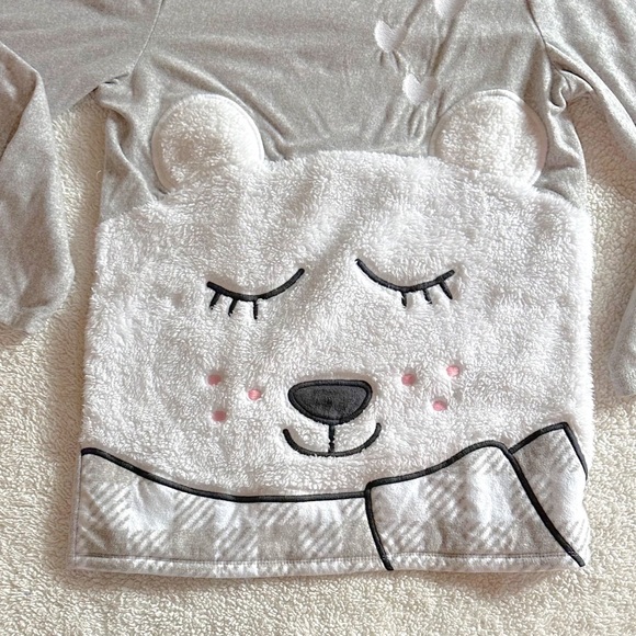 Cat & Jack Pajama Set - Picture 4 of 7